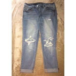 American Eagle distressed Tomgirl jeans